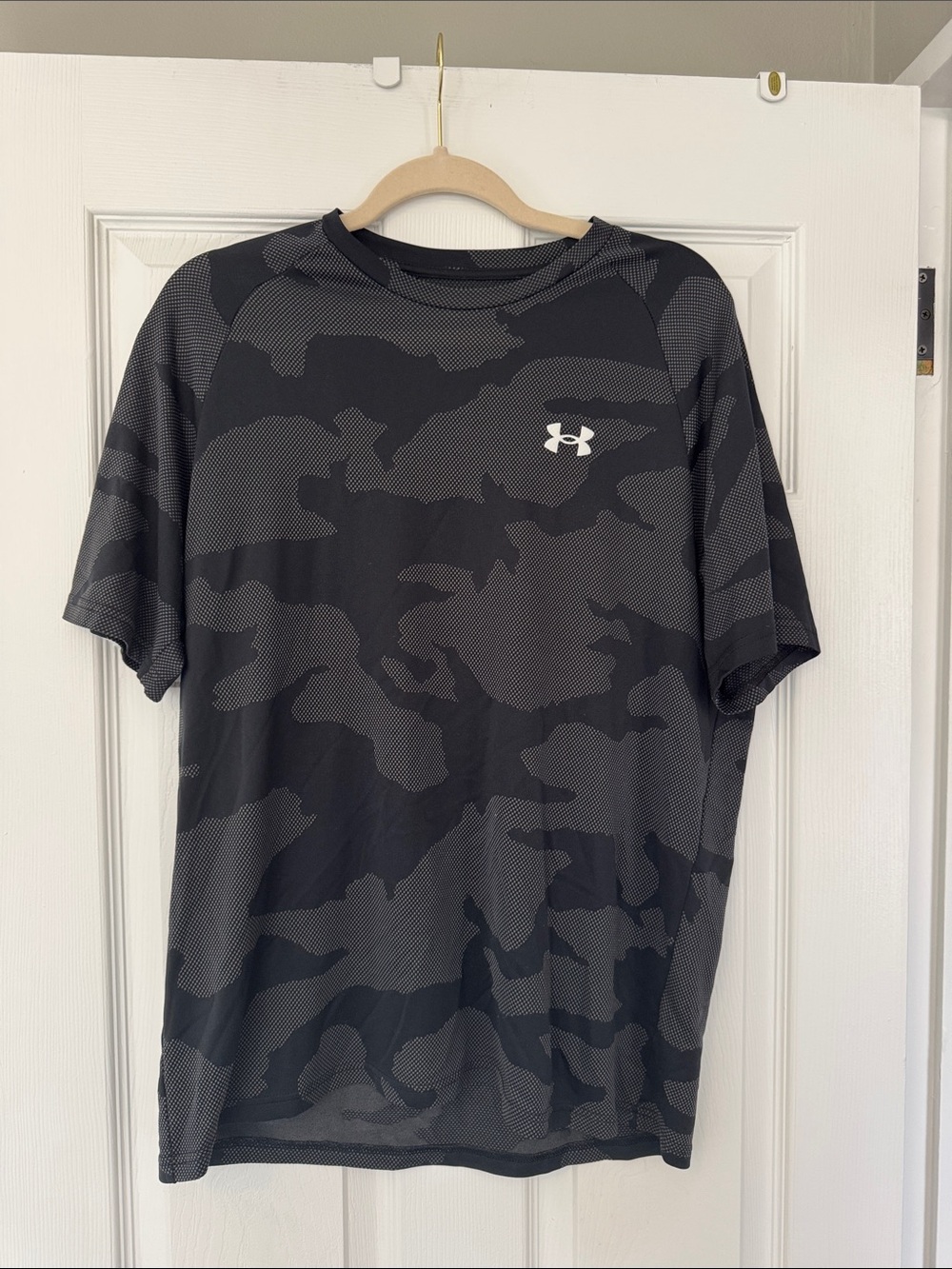 Under Armour Men’s Black & Gray Camo Short-Sleeve Performance Tee